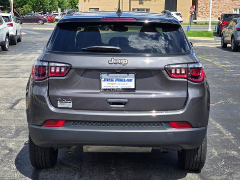 Used 2024 Jeep Compass Latitude w/ Altitude Special Edition AWD/4WD image 13