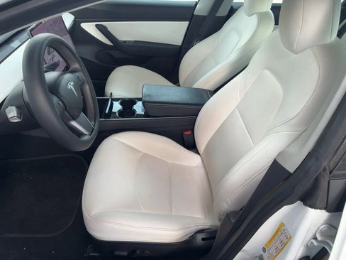 Used 2020 Tesla Model 3 Standard Range Plus image 4