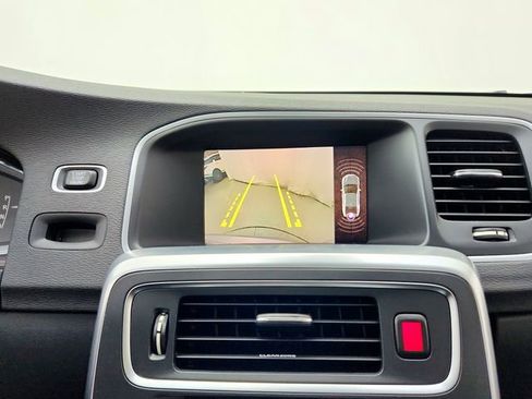 Used 2018 Volvo S60 T5 Inscription image 28