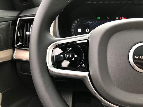 New 2026 Volvo XC90 B6 Plus w/ Protection Package Premier image 22