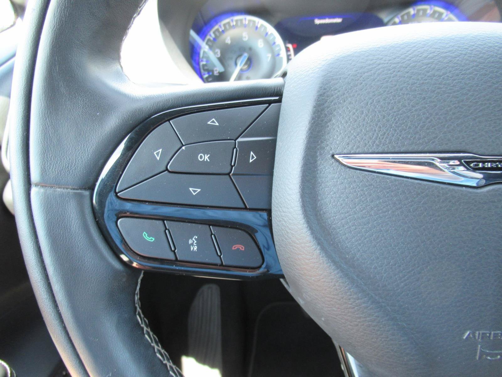 Used 2022 Chrysler Pacifica Limited w/ S Appearance Package FWD image 26