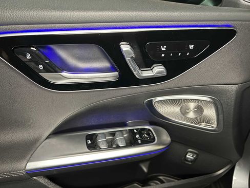 Used 2025 Mercedes-Benz C 300 4MATIC Sedan image 23