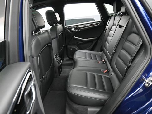 Certified 2025 Porsche Macan image 25