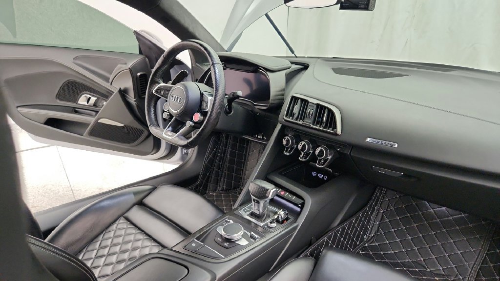 Used 2017 Audi R8 V10 plus AWD/4WD image 40