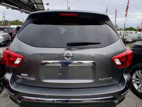 Used 2020 Nissan Pathfinder Platinum FWD image 4