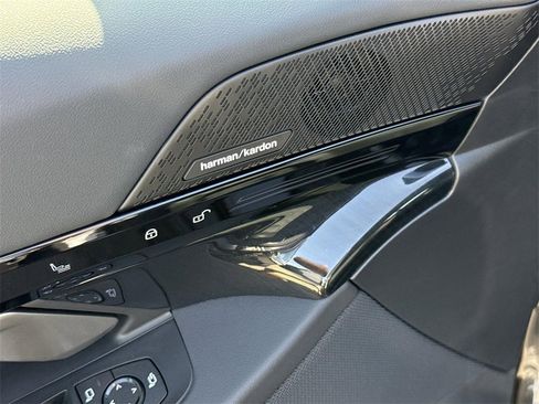 Used 2025 BMW 530i xDrive w/ Premium Package image 24