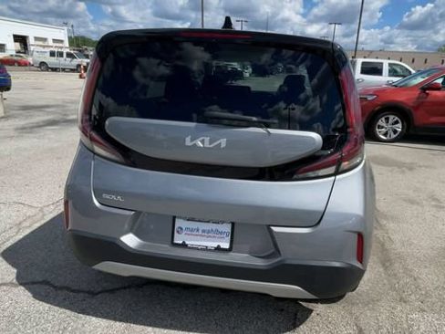 Used 2023 Kia Soul LX FWD image 9