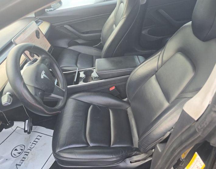 Used 2020 Tesla Model 3 Standard Range RWD image 10