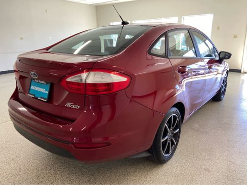 Used 2016 Ford Fiesta SE image 5