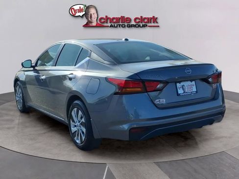 Used 2025 Nissan Altima 2.5 S FWD image 3