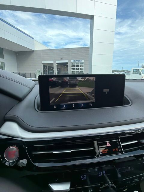 Used 2023 Acura MDX w/ Technology Package FWD image 5
