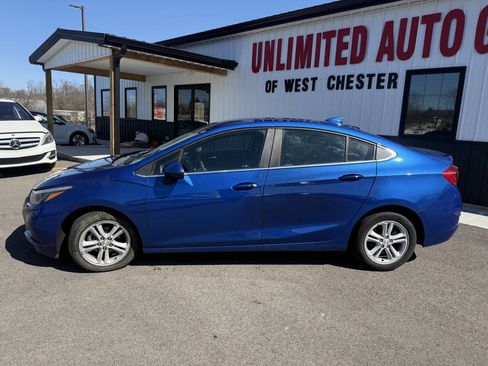 Used 2017 Chevrolet Cruze LT w/ Convenience Package image 12
