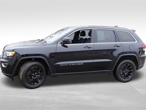 Certified 2022 Jeep Grand Cherokee Laredo X image 11