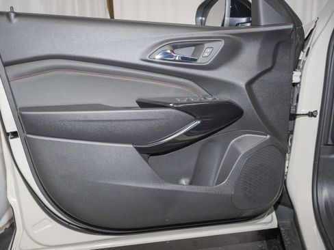 New 2026 Chevrolet Trax RS w/ Sunroof Package image 7