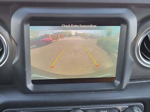 Used 2022 Jeep Wrangler Unlimited Rubicon 4xe w/ Cold Weather Group AWD/4WD image 18