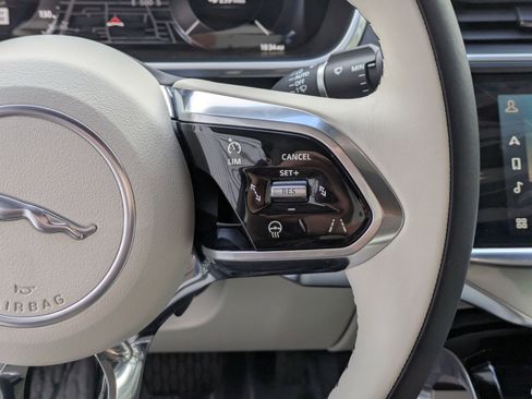 New 2024 Jaguar I-PACE R-Dynamic HSE image 17