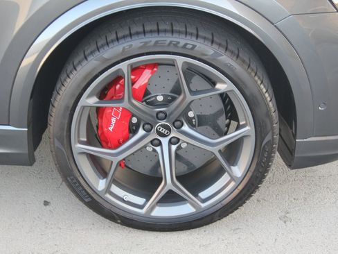 New 2025 Audi RS Q8 performance image 9