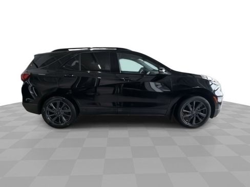 Used 2022 Chevrolet Equinox RS w/ Infotainment Package image 9