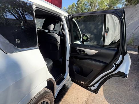 Used 2025 Lexus LX 700h F Sport AWD/4WD image 25