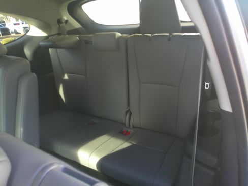 Used 2024 Toyota Highlander XLE image 30