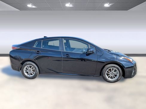Used 2016 Toyota Prius Three image 8