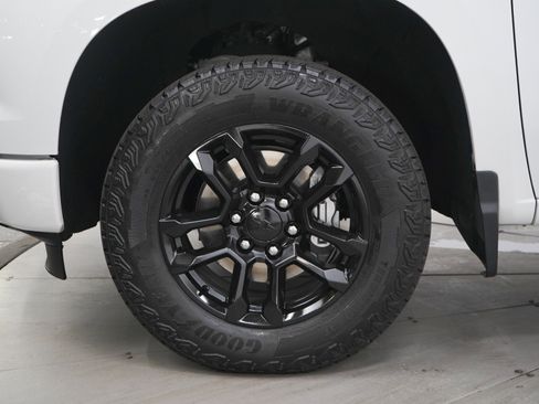 Used 2023 Chevrolet Silverado 1500 RST AWD/4WD image 31