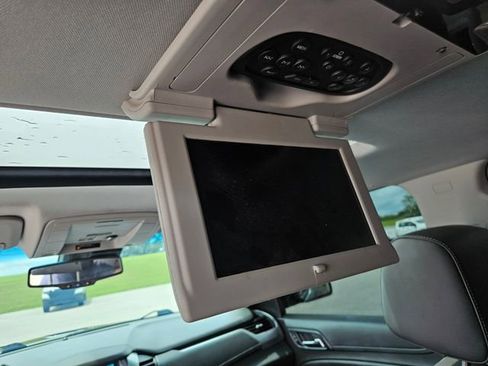 Used 2018 Chevrolet Tahoe LT AWD/4WD image 25