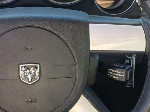 Used 2009 Dodge Challenger SE image 14