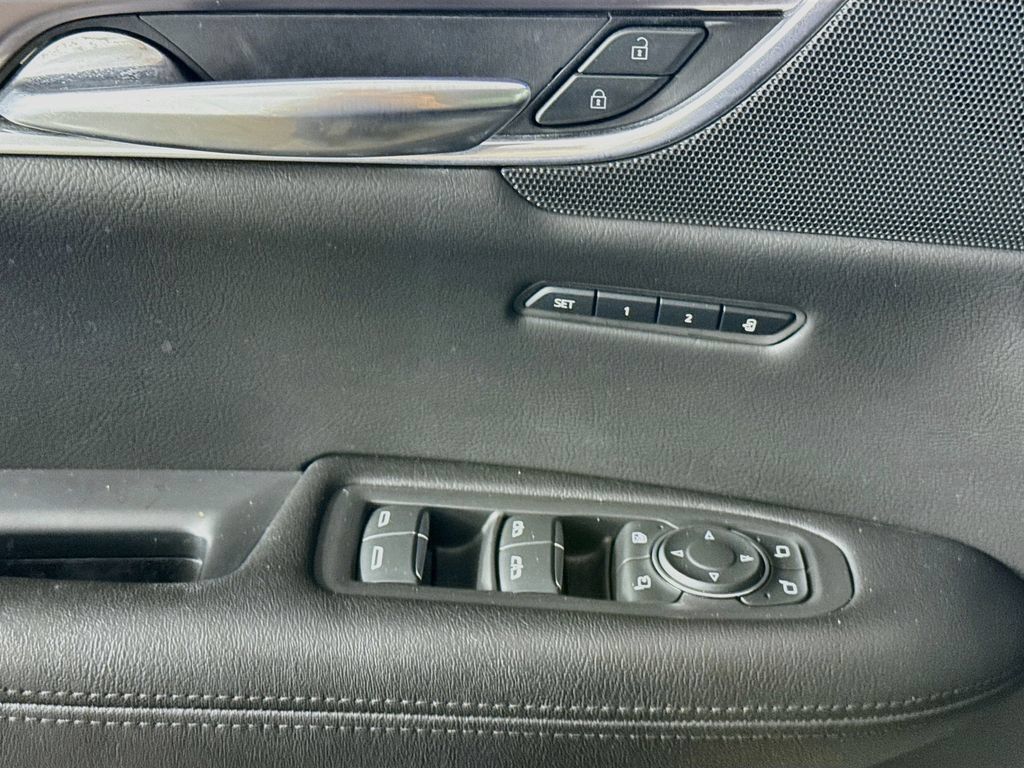 Used 2019 Cadillac XT5 Premium Luxury FWD image 21
