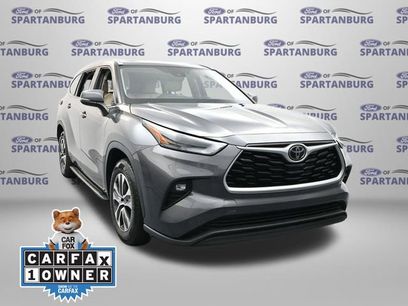 Used 2022 Toyota Highlander XLE