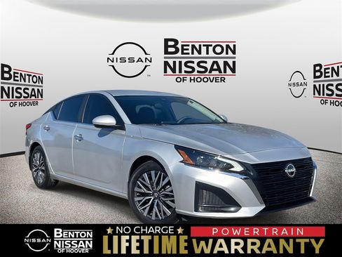 Used 2023 Nissan Altima 2.5 SV image 1