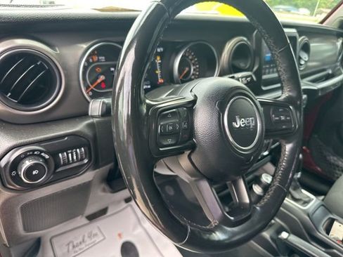 Used 2022 Jeep Wrangler Unlimited Sport AWD/4WD image 16