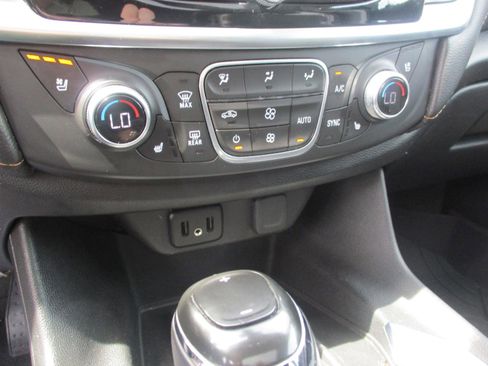 Used 2019 Chevrolet Traverse Premier w/ Redline Edition AWD/4WD image 29