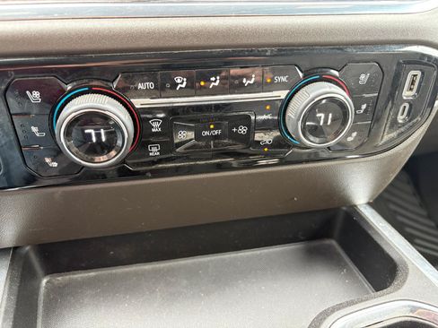 Used 2023 Chevrolet Silverado 1500 LTZ w/ Technology Package AWD/4WD image 32