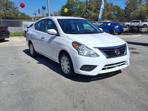 Used 2017 Nissan Versa SV FWD image 1