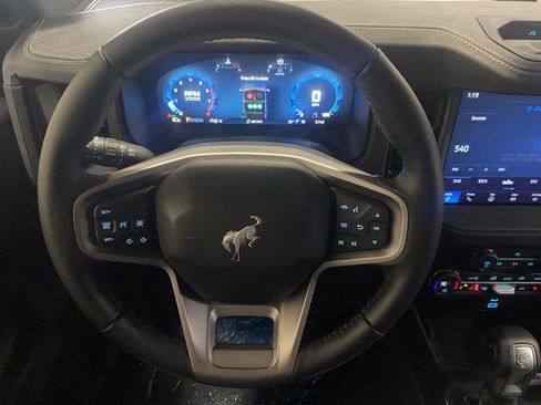 New 2025 Ford Bronco Badlands w/ Sasquatch Package image 11