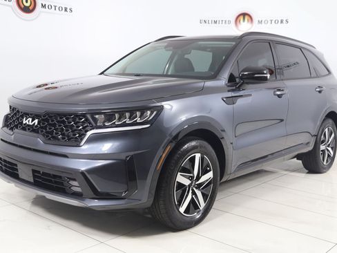 Used 2023 Kia Sorento EX w/ Panoramic Sunroof Package FWD image 5