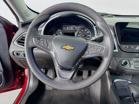 Used 2021 Chevrolet Malibu LT FWD image 12