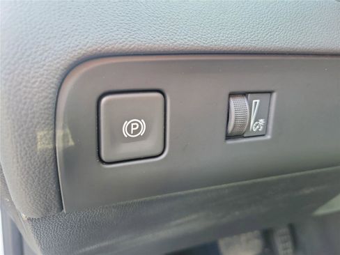 Used 2024 Buick Enclave Essence w/ Sport Touring Edition FWD image 23