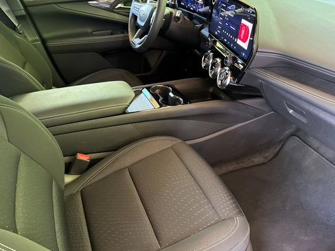Used 2025 Chevrolet Blazer EV LT w/ Midnight/Sport Edition FWD image 20