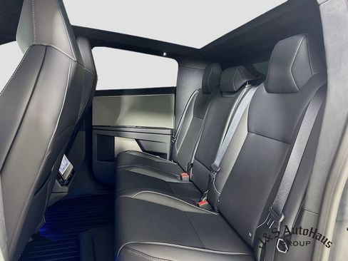 Used 2024 Tesla Cybertruck AWD Crew Cab image 28