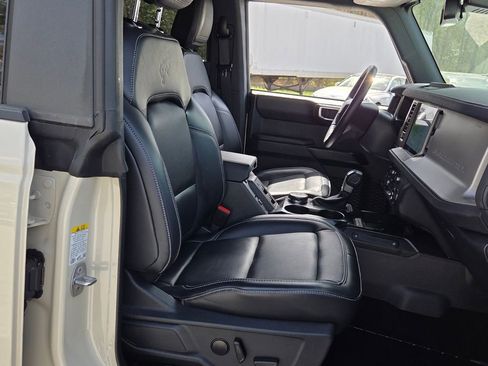 Used 2025 Ford Bronco Outer Banks image 15