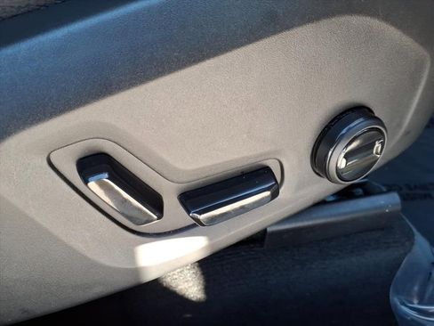 Used 2025 Volvo XC60 B5 Plus image 7