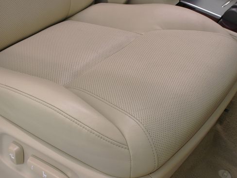 Used 2014 Lexus LX 570 4WD image 48