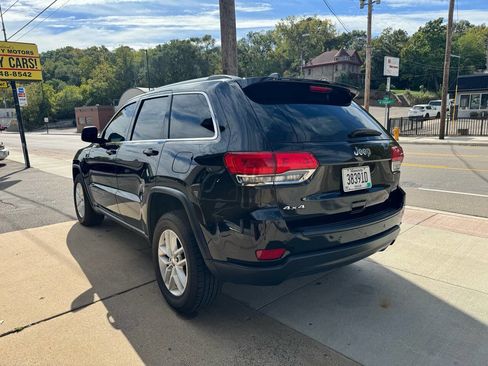Used 2017 Jeep Grand Cherokee Laredo w/ Quick Order Package 23E image 4