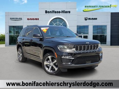 Used 2025 Jeep Grand Cherokee Limited RWD image 1