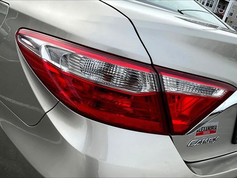 Used 2016 Toyota Camry LE image 27