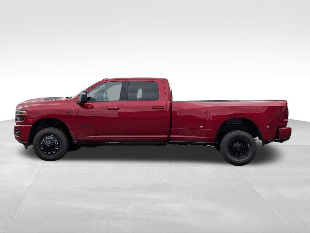 New 2026 RAM 3500 Laramie AWD/4WD image 3