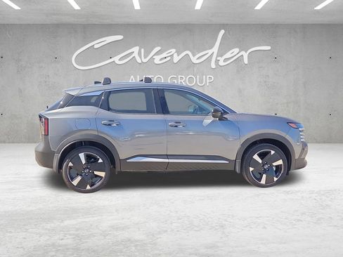 New 2026 Nissan Kicks SR w/ Cold Weather Package image 17