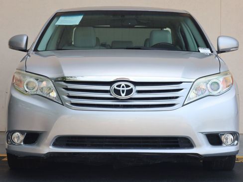 Used 2011 Toyota Avalon Limited FWD image 6